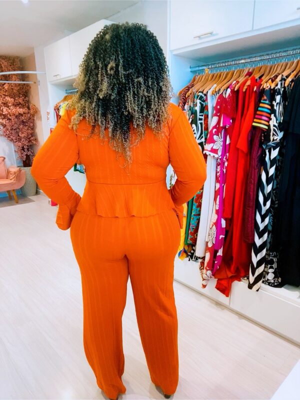 Conjunto de Cropped Manga Flare e Calça em Tecido Canelado Premium - Image 4